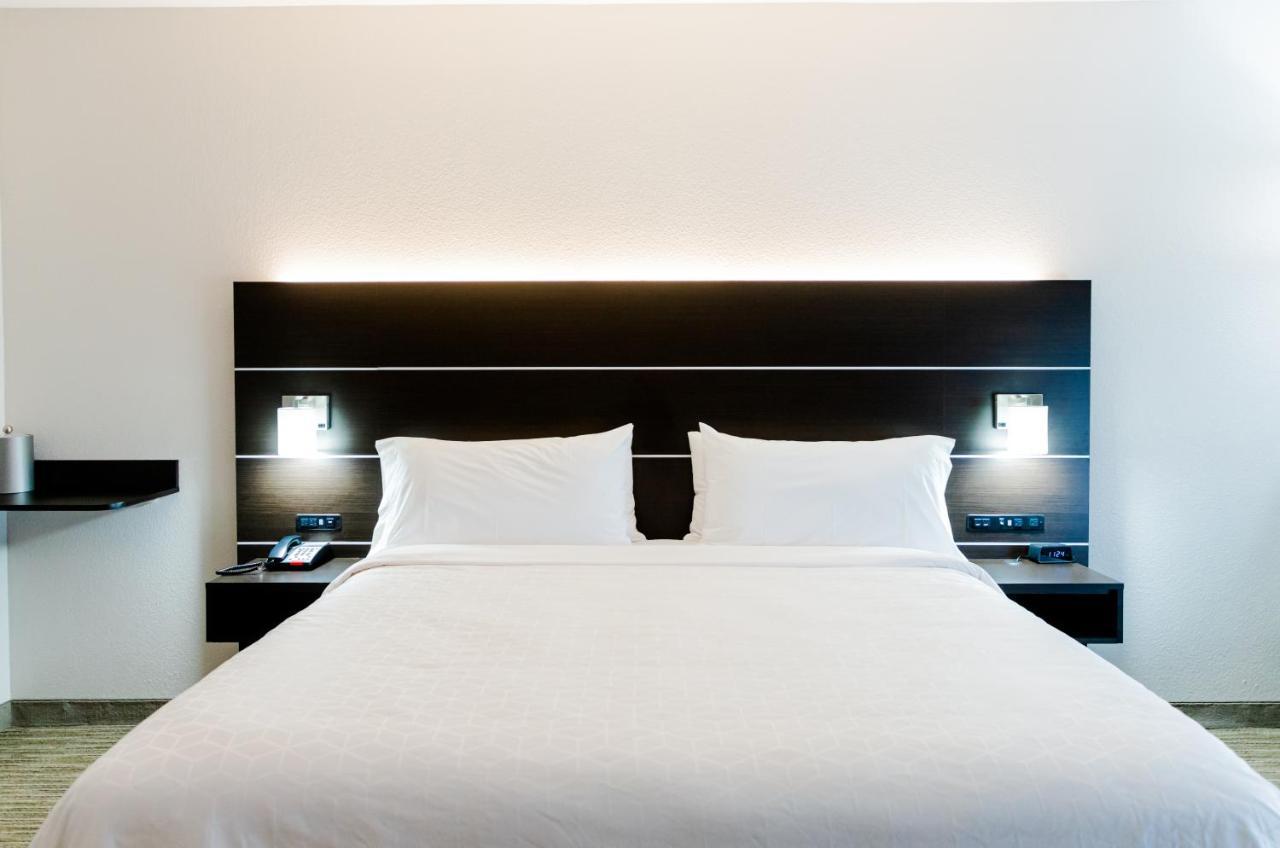 Holiday Inn Express Hotel&Suites Greenville, an IHG Hotel Buitenkant foto