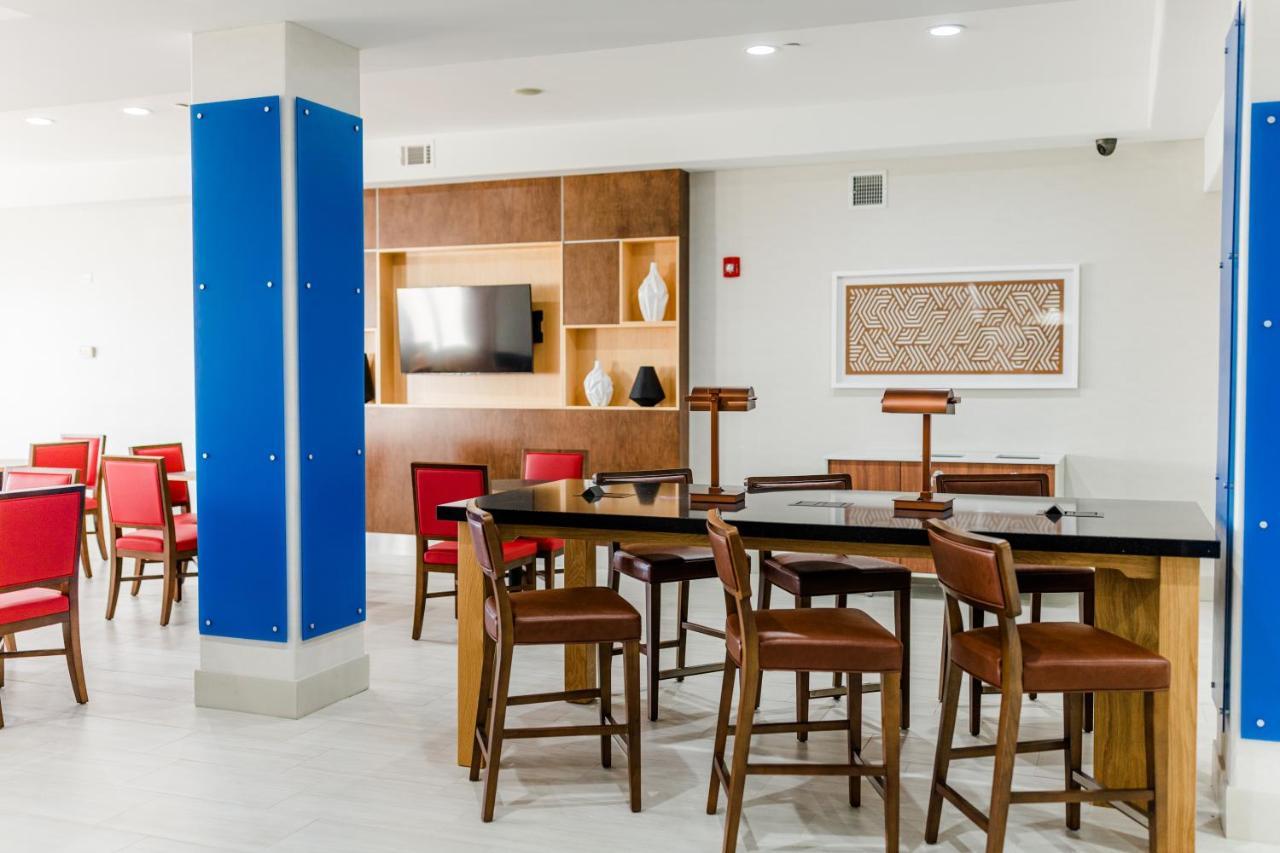 Holiday Inn Express Hotel&Suites Greenville, an IHG Hotel Buitenkant foto